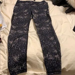 VS knockout workout leggings with mesh